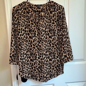 NYDJ LEOPARD PRINT BLOUSE SIZE XS